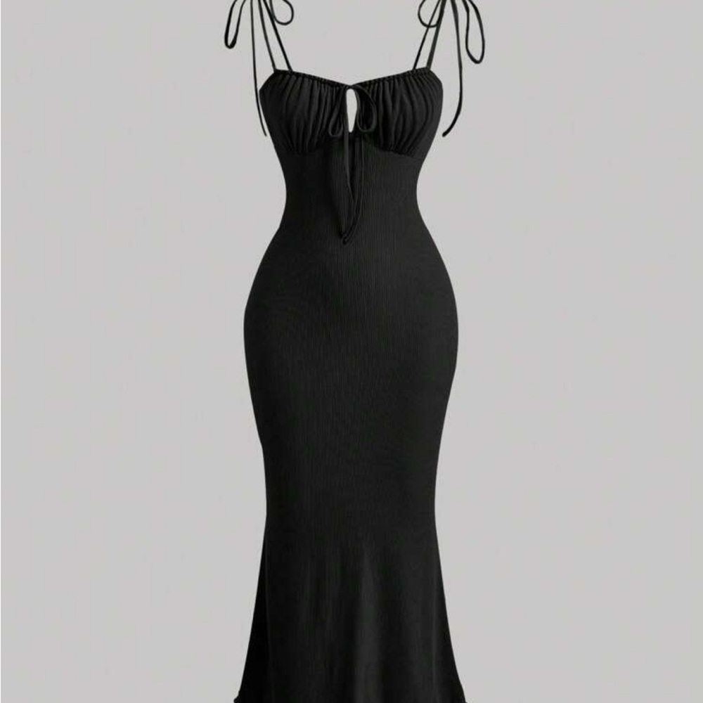 Elegant Black Ribbed Midi Dress